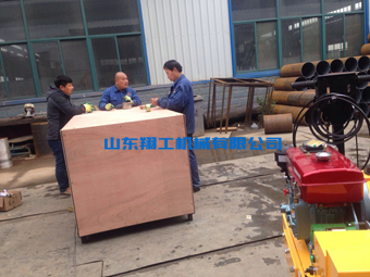山東翔工機(jī)械小型壓路機(jī)發(fā)貨現(xiàn)場(chǎng)忙！